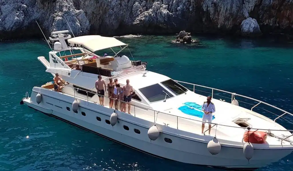 Alanya Yacht Rental 20m Ferretti 620